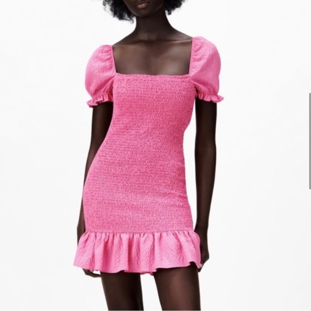 Hot pink bodycon puff sleeve dress
